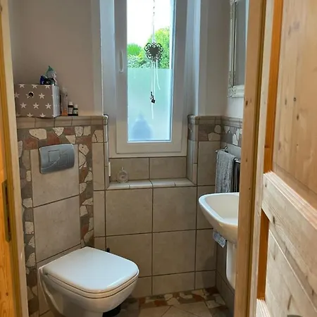 Ferienhaus Gluckswerkstatt Zentrale Lage, Mit 3 Schlafzimmern Garage Und Garten בית נופש ווינטרברג