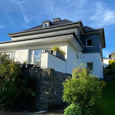 Ferienhaus Gluckswerkstatt Zentrale Lage, Mit 3 Schlafzimmern Garage Und Garten בית נופש *