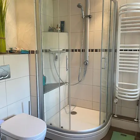 Ferienhaus Gluckswerkstatt Zentrale Lage, Mit 3 Schlafzimmern Garage Und Garten בית נופש ווינטרברג