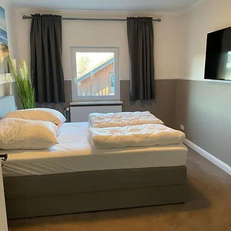 Ferienhaus Gluckswerkstatt Zentrale Lage, Mit 3 Schlafzimmern Garage Und Garten בית נופש ווינטרברג