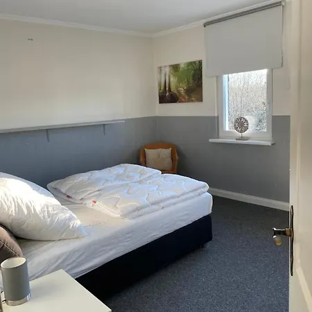 Ferienhaus Gluckswerkstatt Zentrale Lage, Mit 3 Schlafzimmern Garage Und Garten בית נופש *